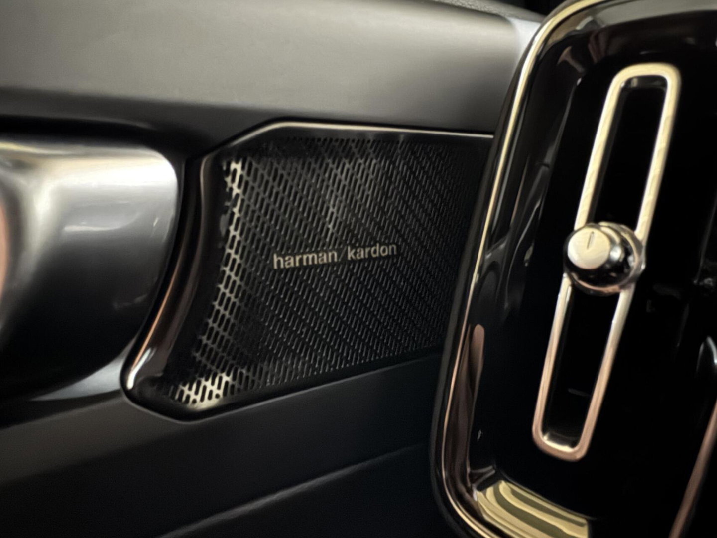 Volvo XC40 1.5 T5 Plug-in Hybride R-Design Pano H/K Autopilot