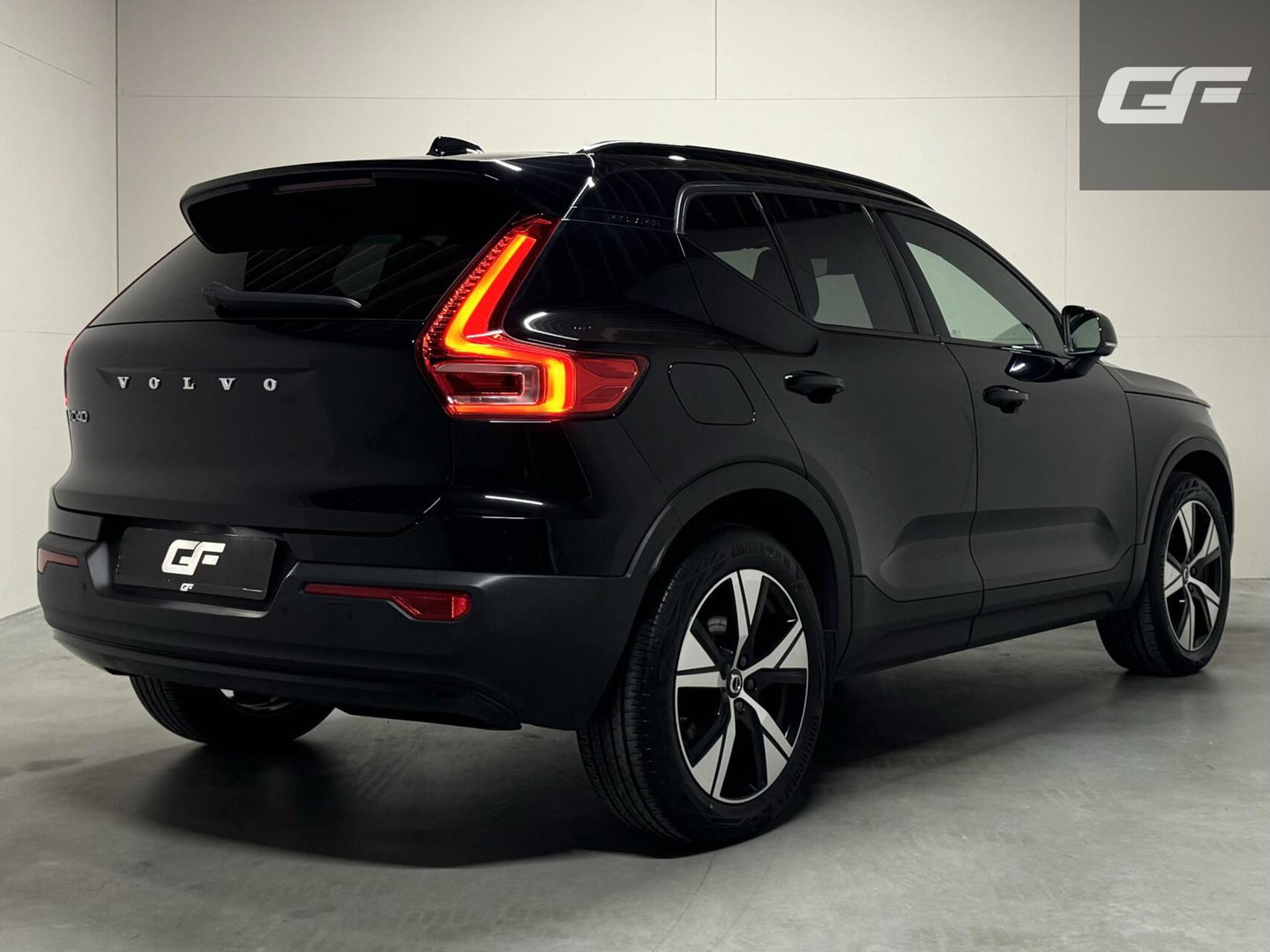 Volvo XC40 1.5 T5 Plug-in Hybride R-Design Pano H/K Autopilot