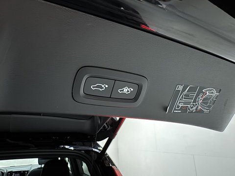 Volvo XC40 1.5 T5 Plug-in Hybride R-Design Pano H/K Autopilot