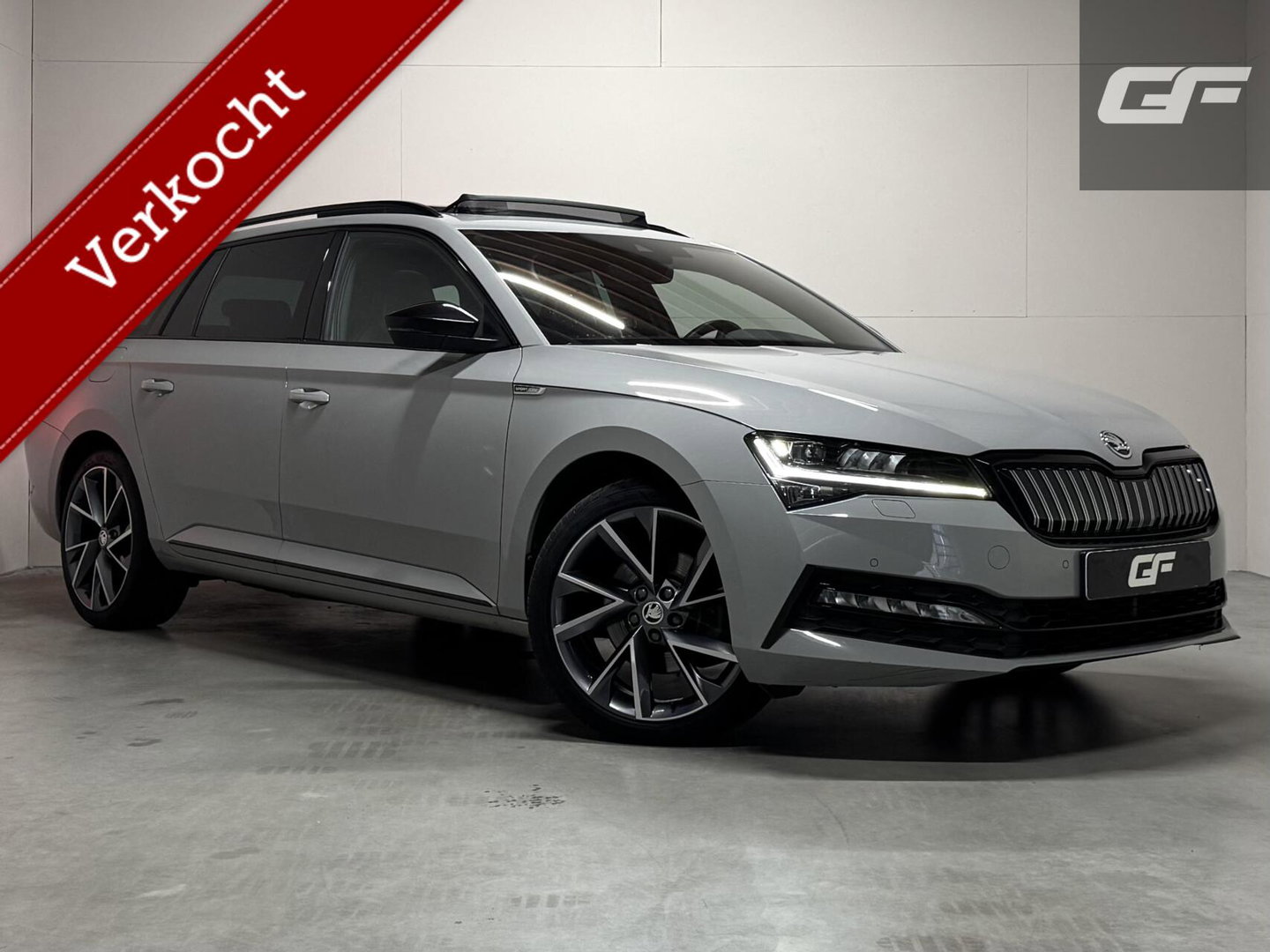 Škoda Superb Combi 1.4 TSI iV Sportline Pano Canton Camera Trekh.