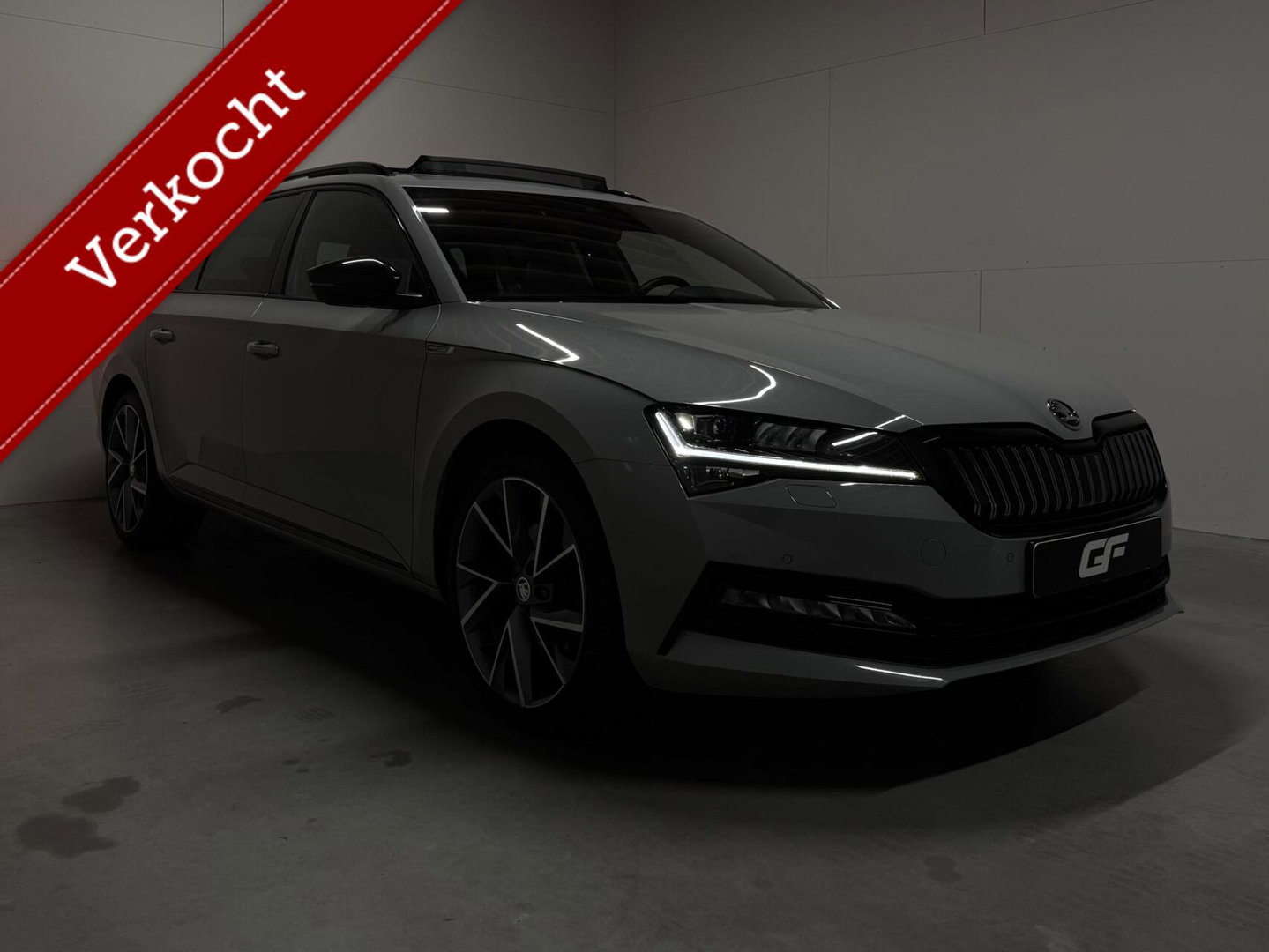 Škoda Superb Combi 1.4 TSI iV Sportline Pano Canton Camera Trekh.