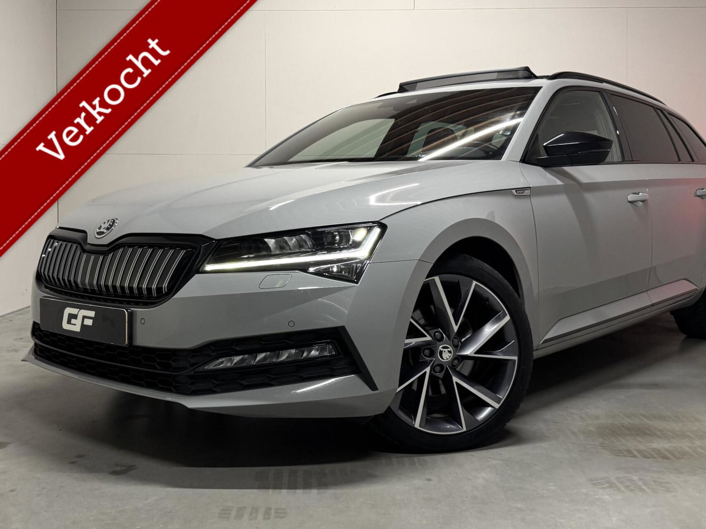 Škoda Superb Combi 1.4 TSI iV Sportline Pano Canton Camera Trekh.