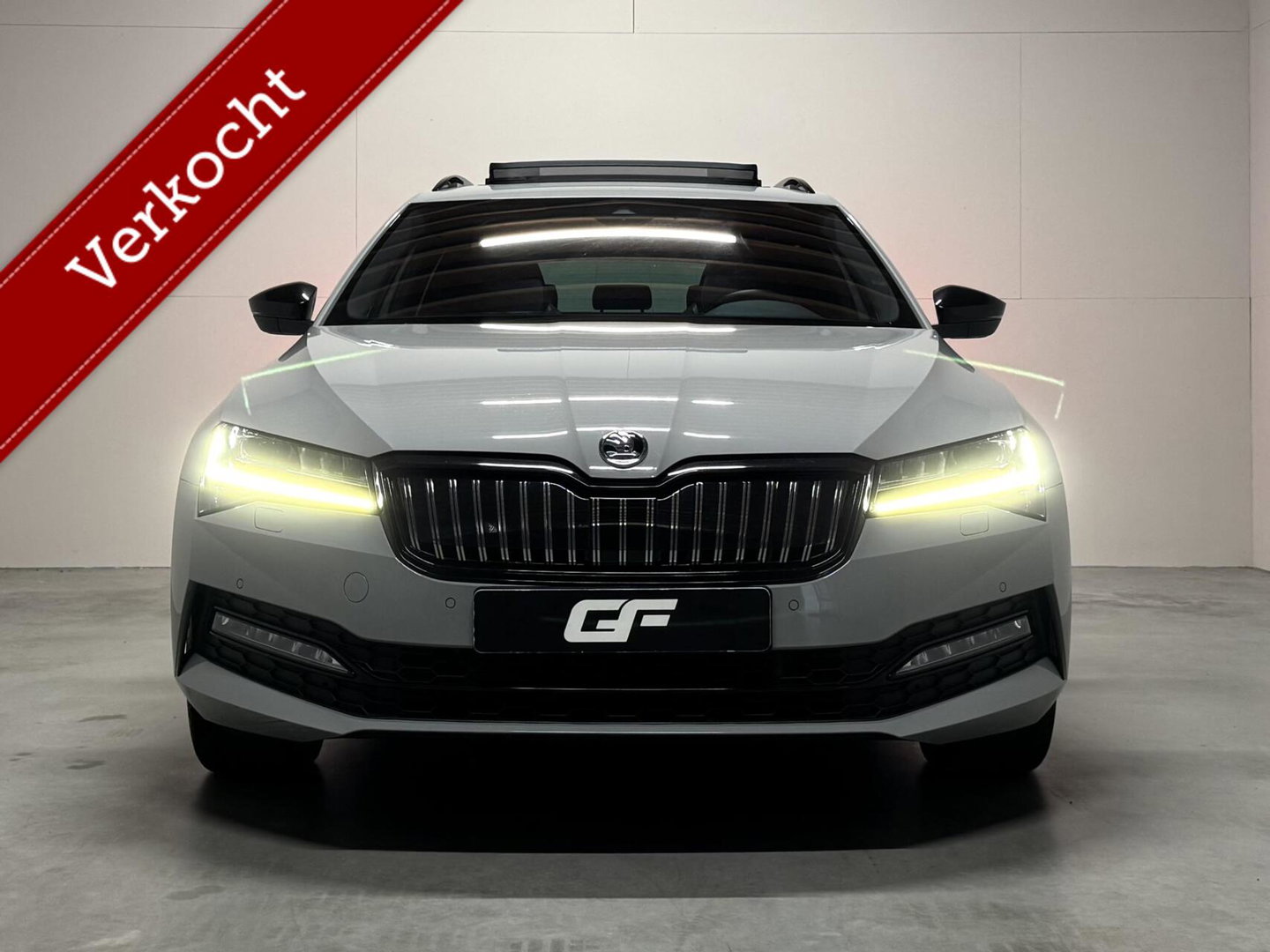 Škoda Superb Combi 1.4 TSI iV Sportline Pano Canton Camera Trekh.