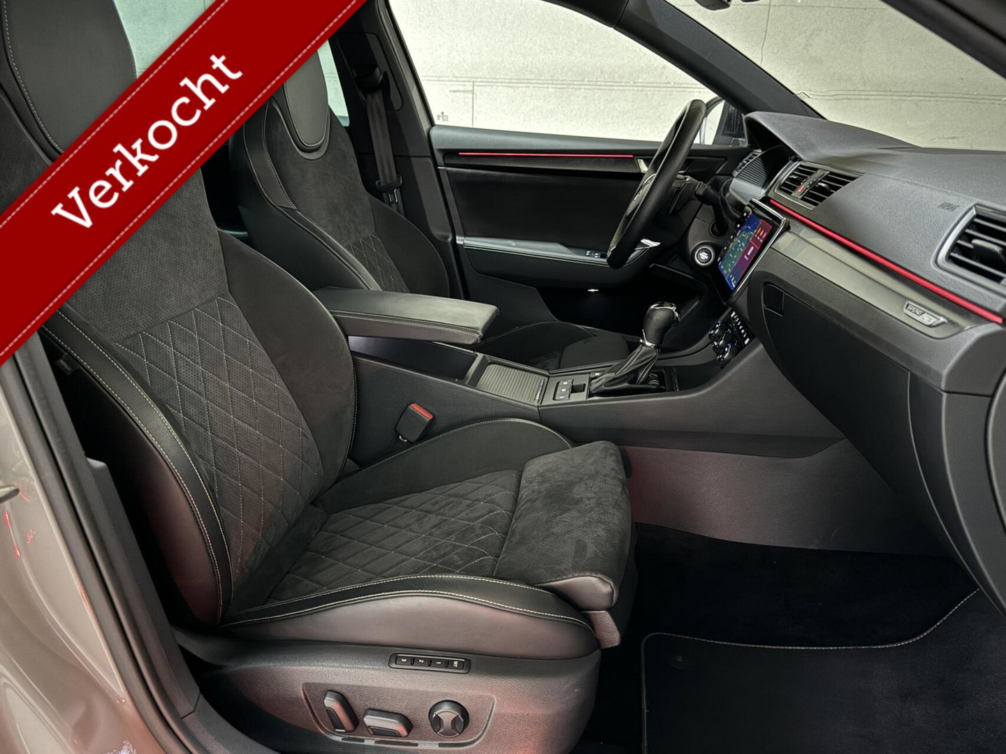 Škoda Superb Combi 1.4 TSI iV Sportline Pano Canton Camera Trekh.