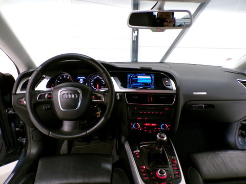 Audi A5 Coupé 3.2 FSI Quattro S-Line "Origineel NL!" Xenon-LED Leer 19"Velgen Bluetooth Navigatie Meeneemprijs Lees-tekst