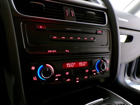 Audi A5 Coupé 3.2 FSI Quattro S-Line "Origineel NL!" Xenon-LED Leer 19"Velgen Bluetooth Navigatie Meeneemprijs Lees-tekst