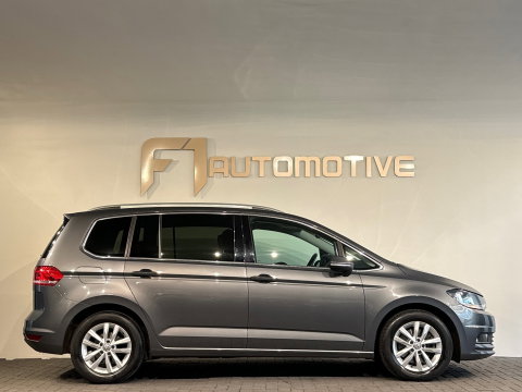 Volkswagen Touran 1.5 TSI Highline Business 7p Trekhaak|Camera