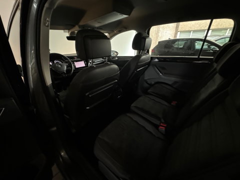 Volkswagen Touran 1.5 TSI Highline Business 7p Trekhaak|Camera