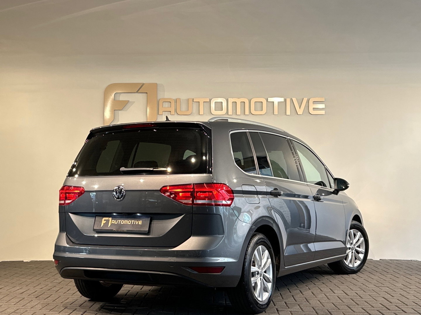 Volkswagen Touran 1.5 TSI Highline Business 7p Trekhaak|Camera