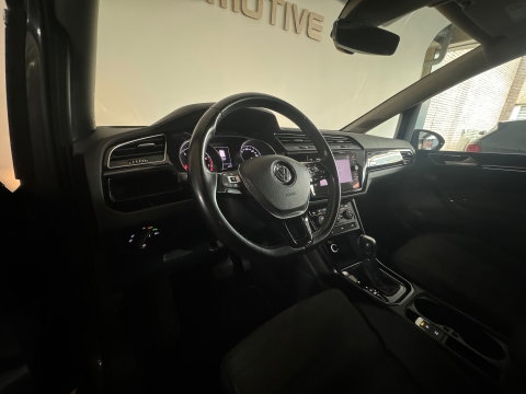 Volkswagen Touran 1.5 TSI Highline Business 7p Trekhaak|Camera