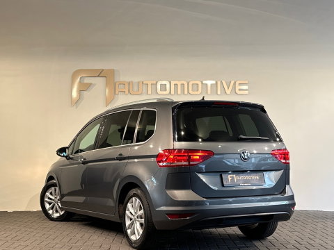 Volkswagen Touran 1.5 TSI Highline Business 7p Trekhaak|Camera