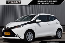 Toyota Aygo - 1.0 VVT-i x-play Afn. Trekhaak, Camera, Airco, Bluetooth, Elek. ramen