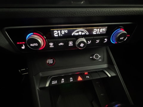 Audi RSQ3 Sportback 2.5 TFSI Pano|Memory|Sonos|RS Seat|Trekhaak