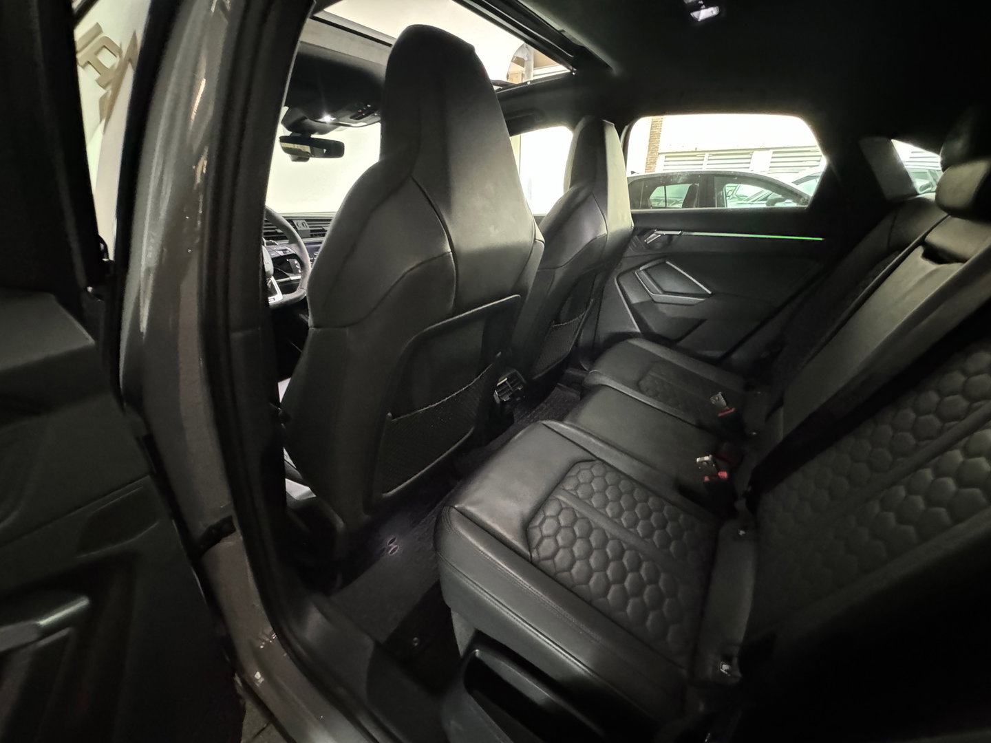 Audi RSQ3 Sportback 2.5 TFSI Pano|Memory|Sonos|RS Seat|Trekhaak