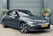 Volkswagen Golf - 1.0 TSI Life Pano/Navi/RijlesAuto