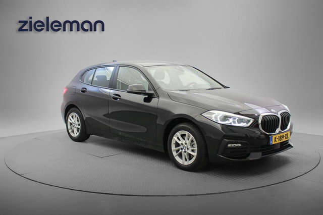 BMW 1 Serie - 118i Business Edition Automaat - Digitaal Cockpit, Carplay, Cruise, PDC