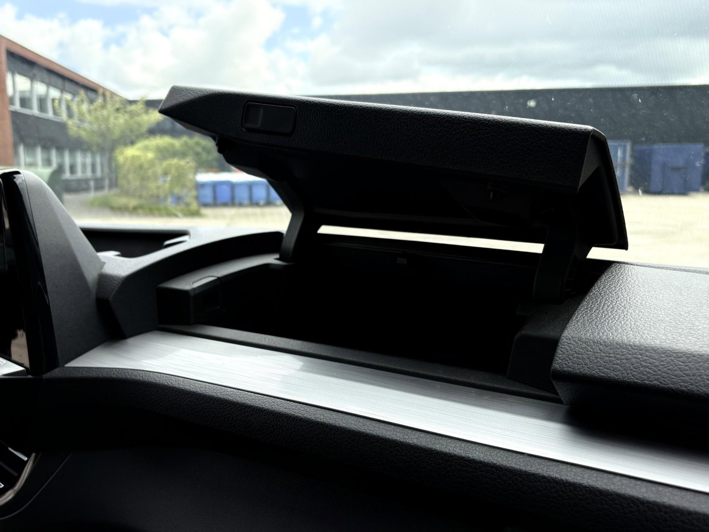 Volkswagen Transporter 2.0 TDI L2H1 PanAmericana | STOELVERW. | DIGITAL COCKPIT | STUURWIELBEDIENING | CAMERA