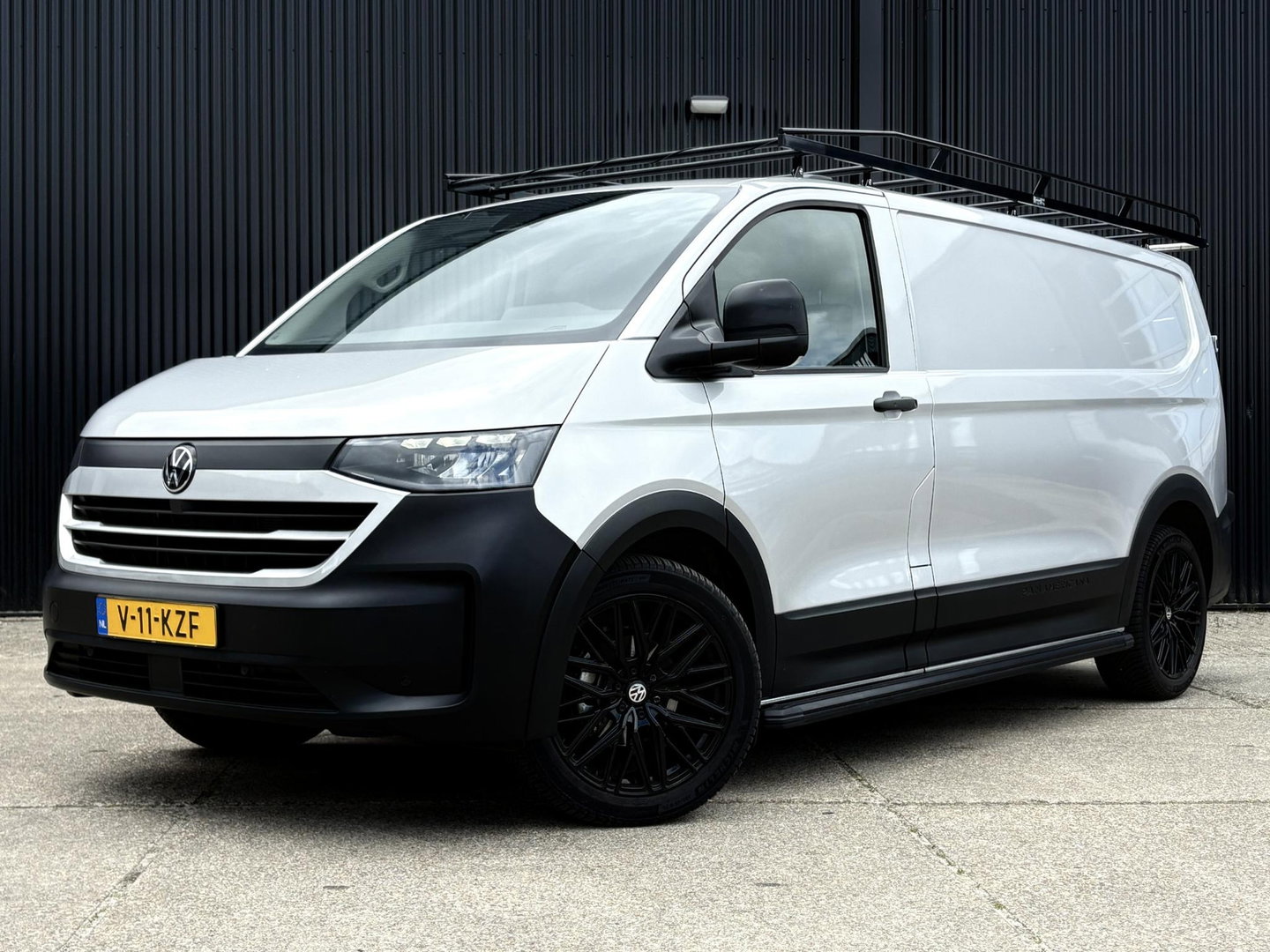 Volkswagen Transporter 2.0 TDI L2H1 PanAmericana | STOELVERW. | DIGITAL COCKPIT | STUURWIELBEDIENING | CAMERA