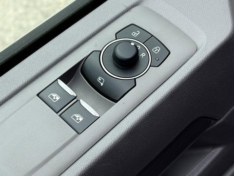 Volkswagen Transporter 2.0 TDI L2H1 PanAmericana | STOELVERW. | DIGITAL COCKPIT | STUURWIELBEDIENING | CAMERA