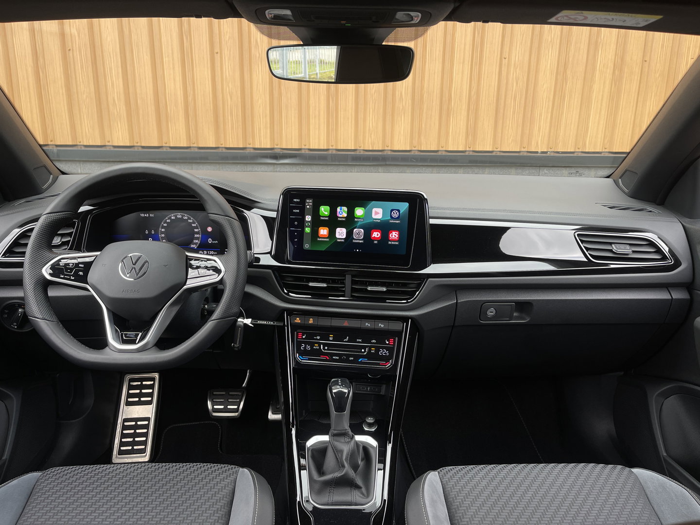 Volkswagen T-Roc Cabrio 1.5 TSI R-Line | Automaat | Apple Carplay | Stoel- Stuurverwarming | IQ Light | Achteruitrijcamera |