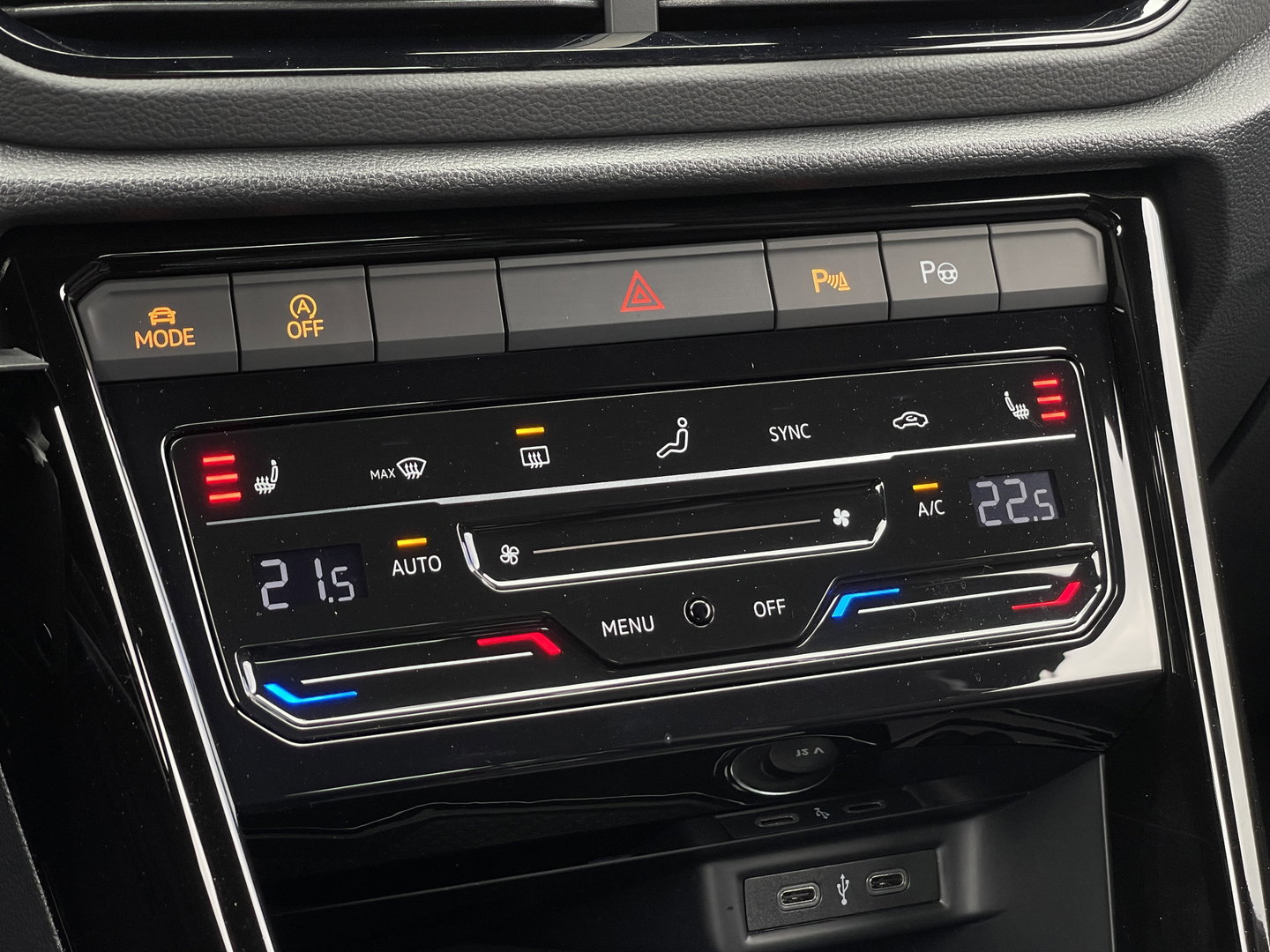 Volkswagen T-Roc Cabrio 1.5 TSI R-Line | Automaat | Apple Carplay | Stoel- Stuurverwarming | IQ Light | Achteruitrijcamera |