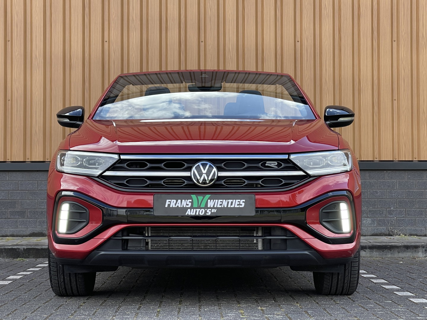 Volkswagen T-Roc Cabrio 1.5 TSI R-Line | Automaat | Apple Carplay | Stoel- Stuurverwarming | IQ Light | Achteruitrijcamera |