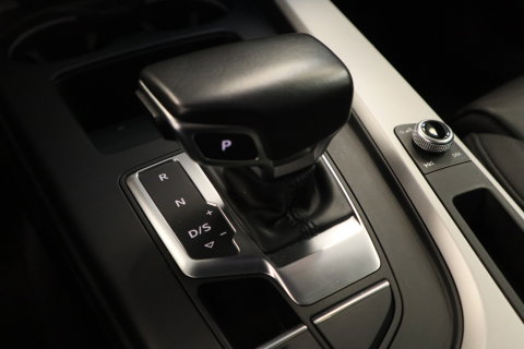 Audi A4 Avant 40 TFSI S edition Leder Panoramadak Full-led 24 Maanden garantie* (Vraag naar de voorwaarden)