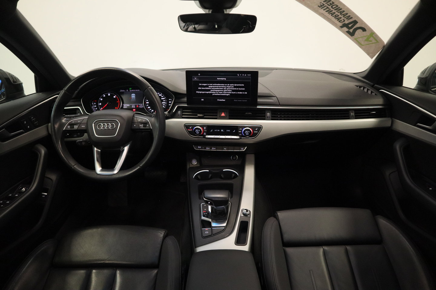 Audi A4 Avant 40 TFSI S edition Leder Panoramadak Full-led 24 Maanden garantie* (Vraag naar de voorwaarden)