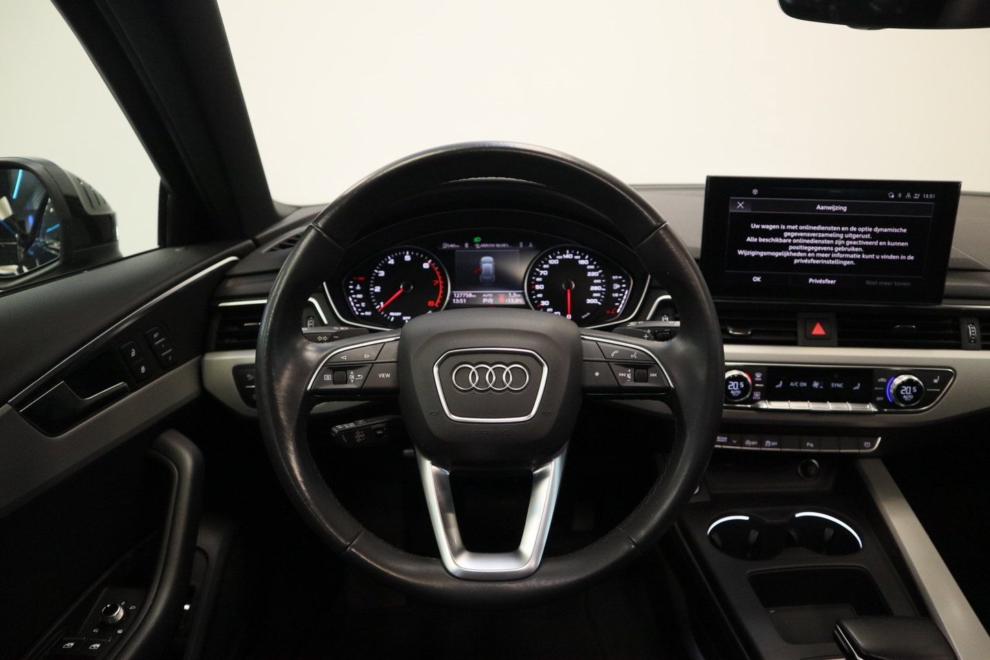 Audi A4 Avant 40 TFSI S edition Leder Panoramadak Full-led 24 Maanden garantie* (Vraag naar de voorwaarden)