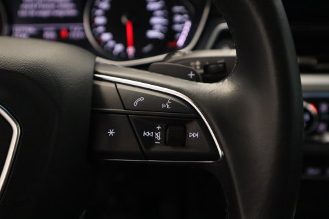 Audi A4 Avant 40 TFSI S edition Leder Panoramadak Full-led 24 Maanden garantie* (Vraag naar de voorwaarden)