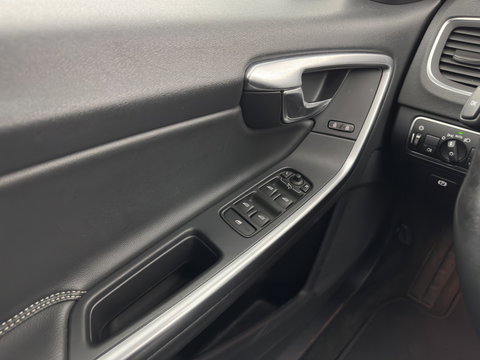 Volvo V60 2.4 D5 Twin Engine Summum Aut. *LEATHER | ADAPTIVE-CRUISE | XENON | MEMORY-PACK | HEATED-COMFORTSEATS | PRIVACY-GLASS | NAVI-FULLMAP | ECC | PDC | 18''ALU*