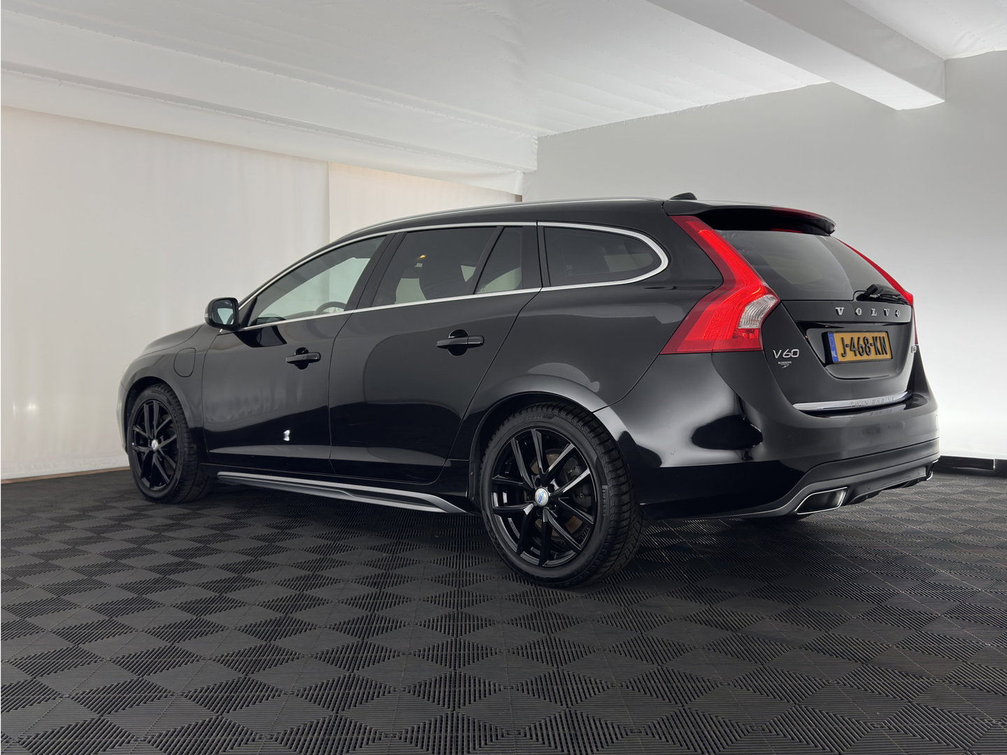 Volvo V60 2.4 D5 Twin Engine Summum Aut. *LEATHER | ADAPTIVE-CRUISE | XENON | MEMORY-PACK | HEATED-COMFORTSEATS | PRIVACY-GLASS | NAVI-FULLMAP | ECC | PDC | 18''ALU*