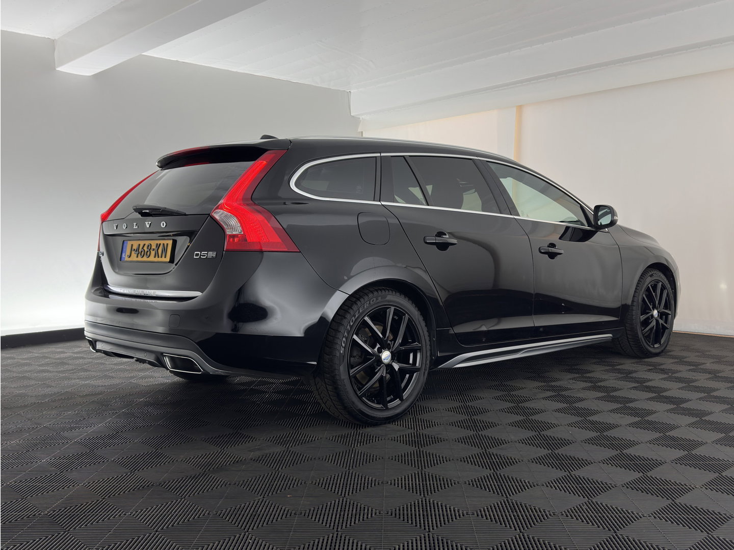 Volvo V60 2.4 D5 Twin Engine Summum Aut. *LEATHER | ADAPTIVE-CRUISE | XENON | MEMORY-PACK | HEATED-COMFORTSEATS | PRIVACY-GLASS | NAVI-FULLMAP | ECC | PDC | 18''ALU*