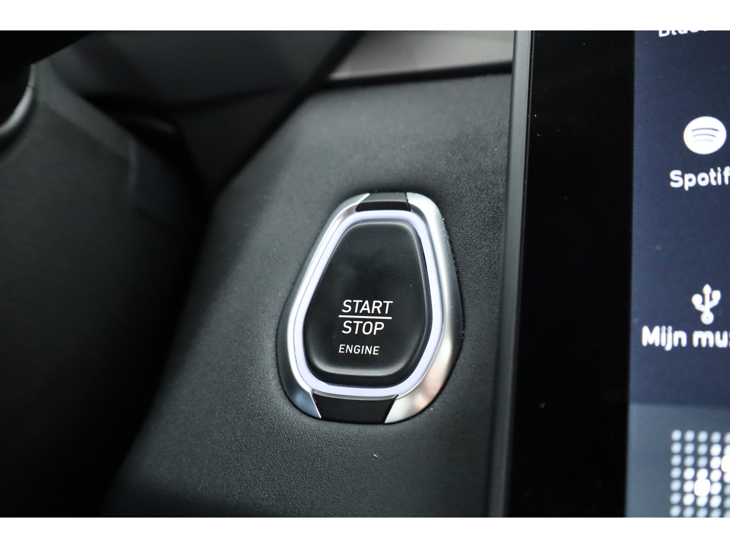 Lynk & Co 01 1.5 PHEV MY22 | Pano | Infinity Audio | Adapt. Cruise | 360cam | Stoelverw. | Apple CarPlay