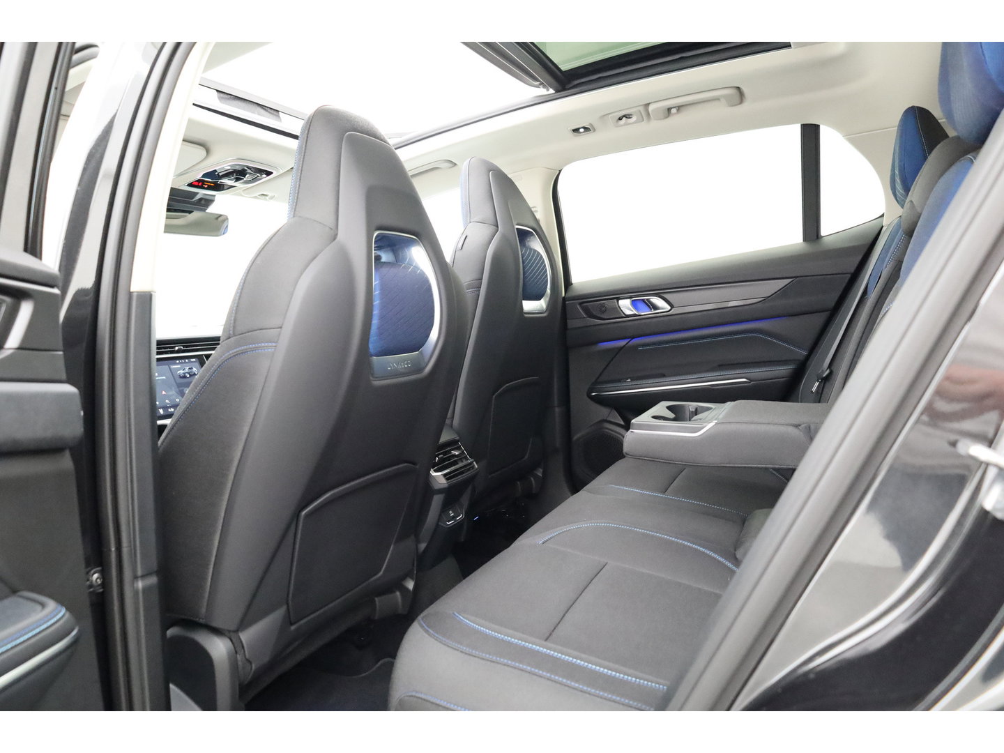 Lynk & Co 01 1.5 PHEV MY22 | Pano | Infinity Audio | Adapt. Cruise | 360cam | Stoelverw. | Apple CarPlay