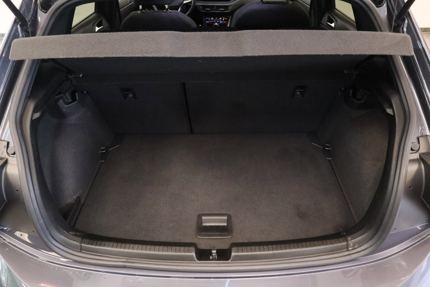 Volkswagen Polo 1.0 TSI R-Line 2x Full-led 16'lmv Adaptive-Cruise 24 Maanden garantie* (Vraag naar de voorwaarden)