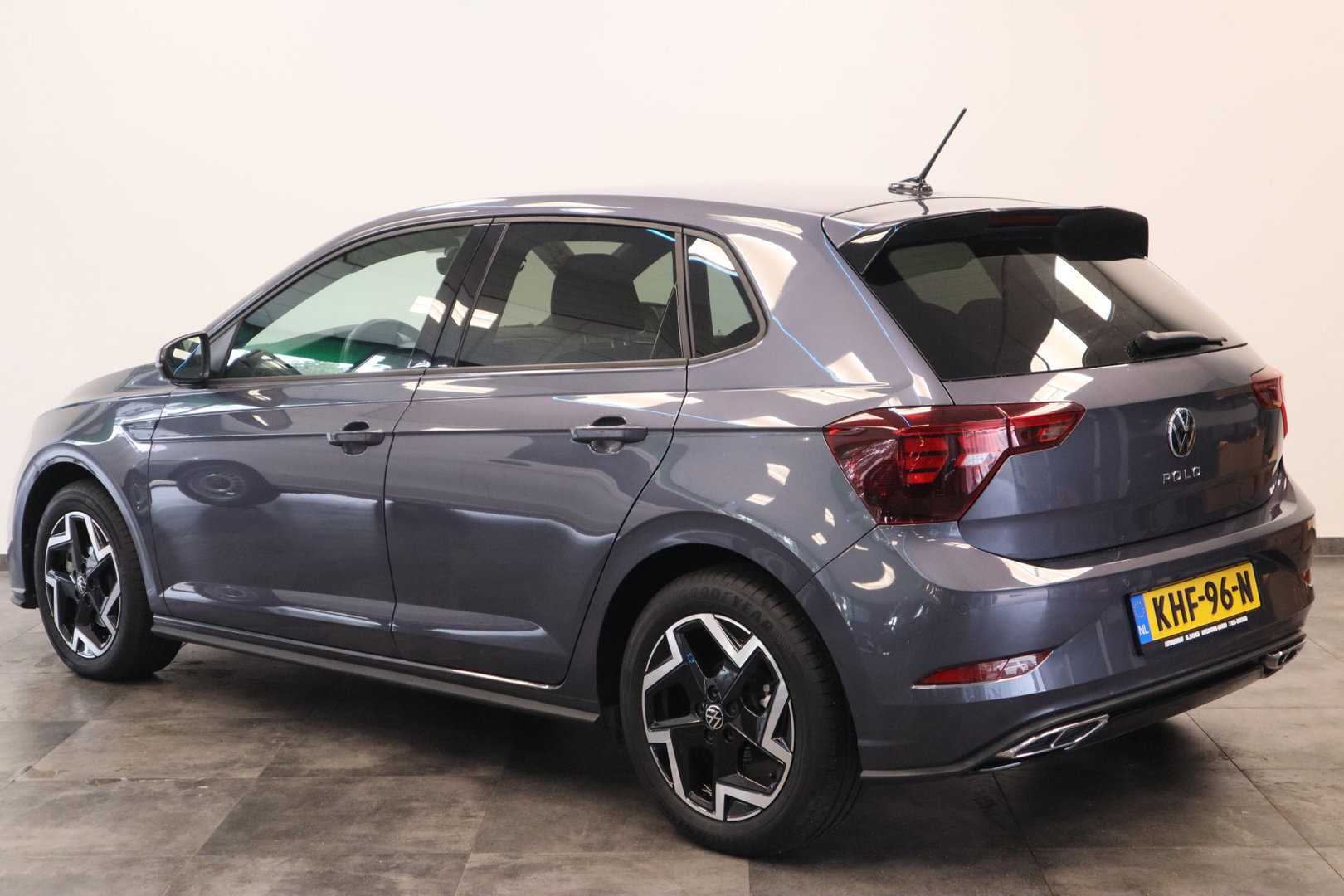 Volkswagen Polo 1.0 TSI R-Line 2x Full-led 16'lmv Adaptive-Cruise 24 Maanden garantie* (Vraag naar de voorwaarden)