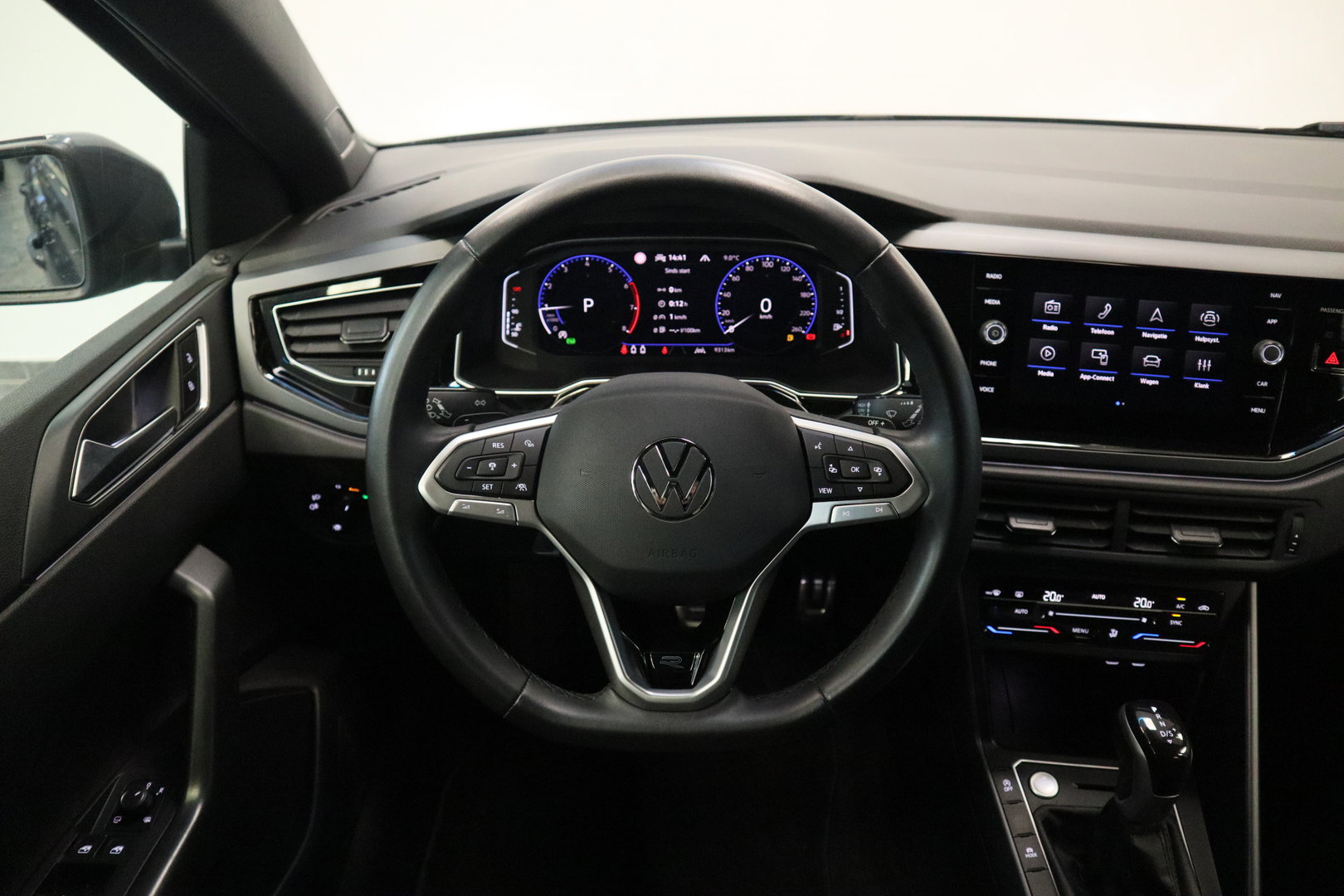 Volkswagen Polo 1.0 TSI R-Line 2x Full-led 16'lmv Adaptive-Cruise 24 Maanden garantie* (Vraag naar de voorwaarden)