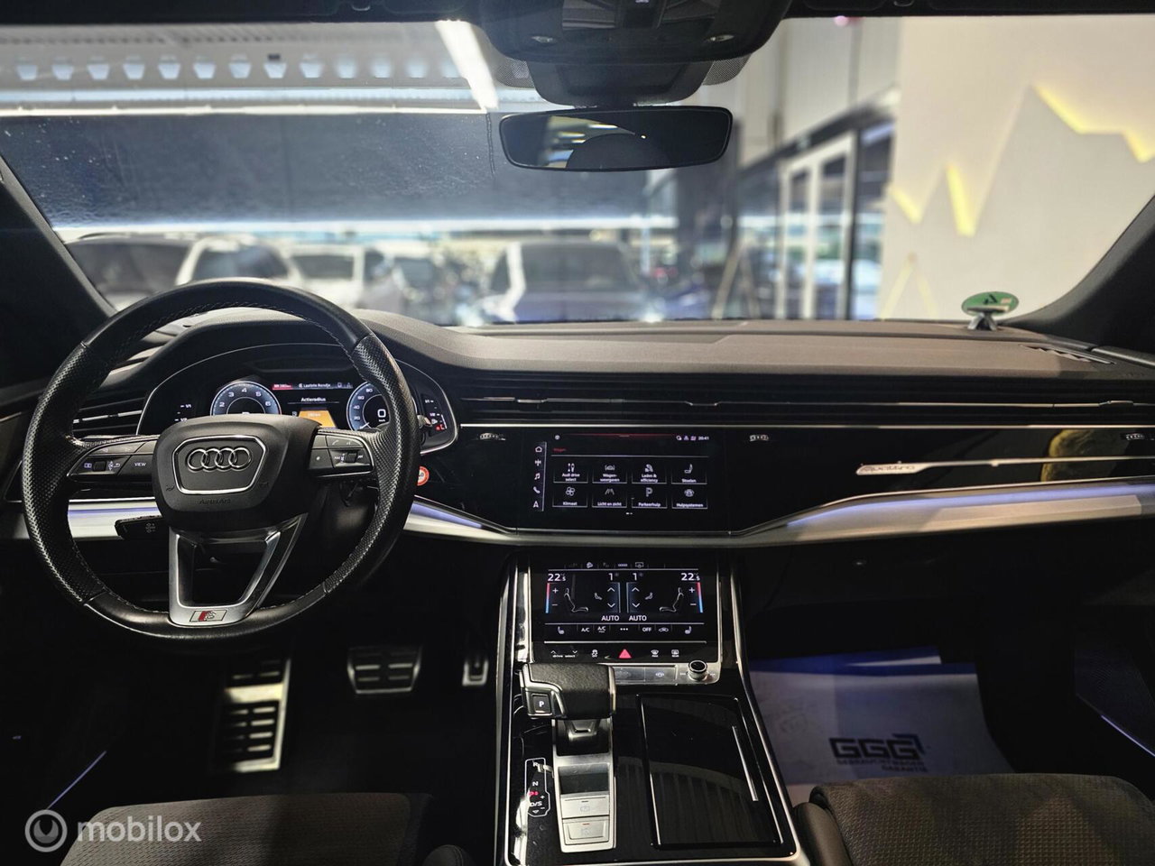 Audi Q8
