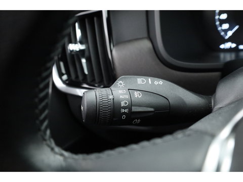 Volvo V90 Cross Country 2.0 T5 Pro | Luchtvering Four-C | Massage | Trekhaak | Pano | Head up | 360 Camera | Blis | Memory |