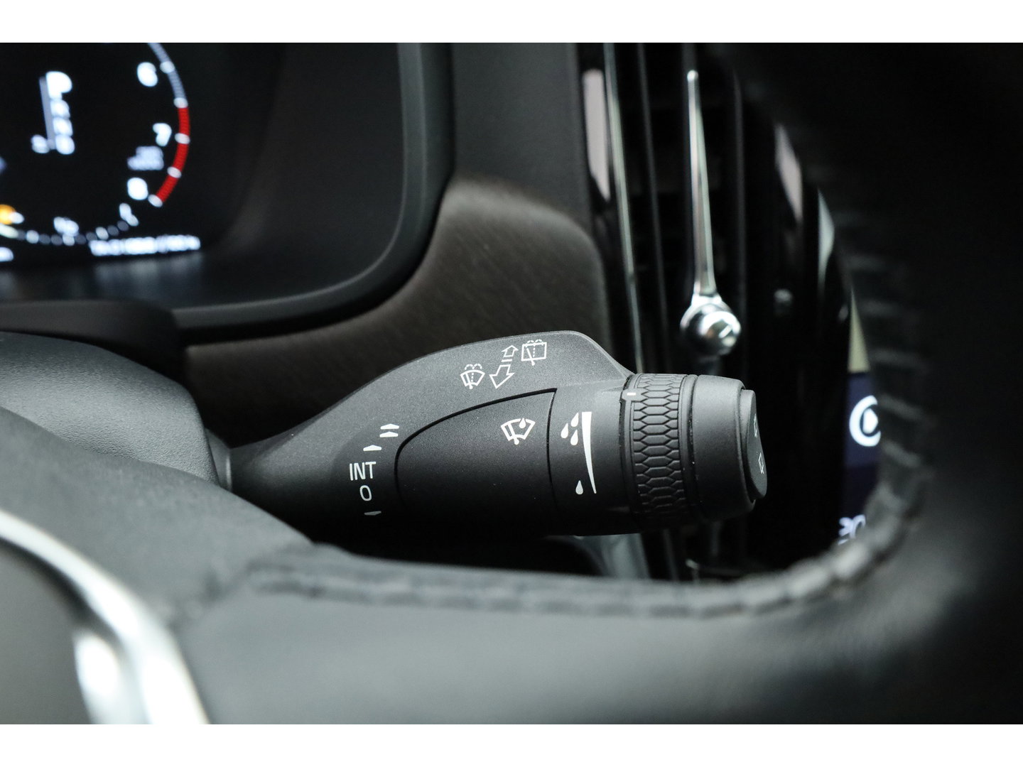 Volvo V90 Cross Country 2.0 T5 Pro | Luchtvering Four-C | Massage | Trekhaak | Pano | Head up | 360 Camera | Blis | Memory |