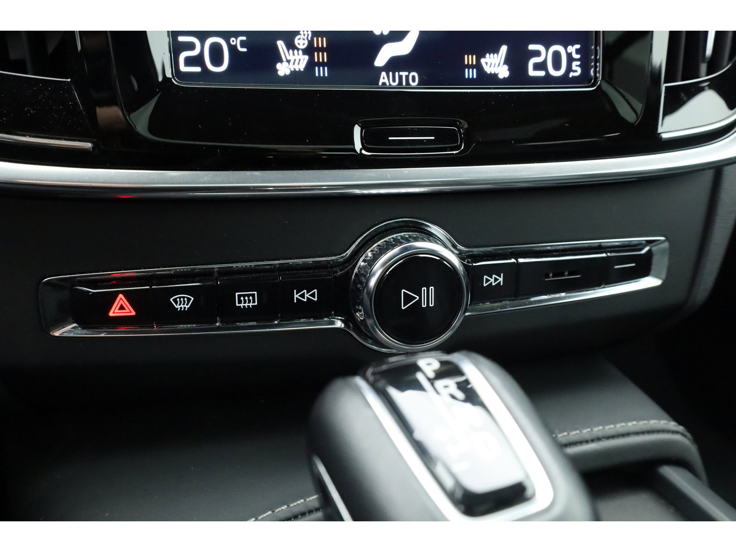 Volvo V90 Cross Country 2.0 T5 Pro | Luchtvering Four-C | Massage | Trekhaak | Pano | Head up | 360 Camera | Blis | Memory |