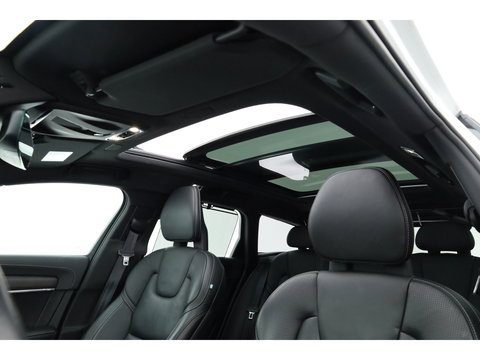 Volvo V90 Cross Country 2.0 T5 Pro | Luchtvering Four-C | Massage | Trekhaak | Pano | Head up | 360 Camera | Blis | Memory |