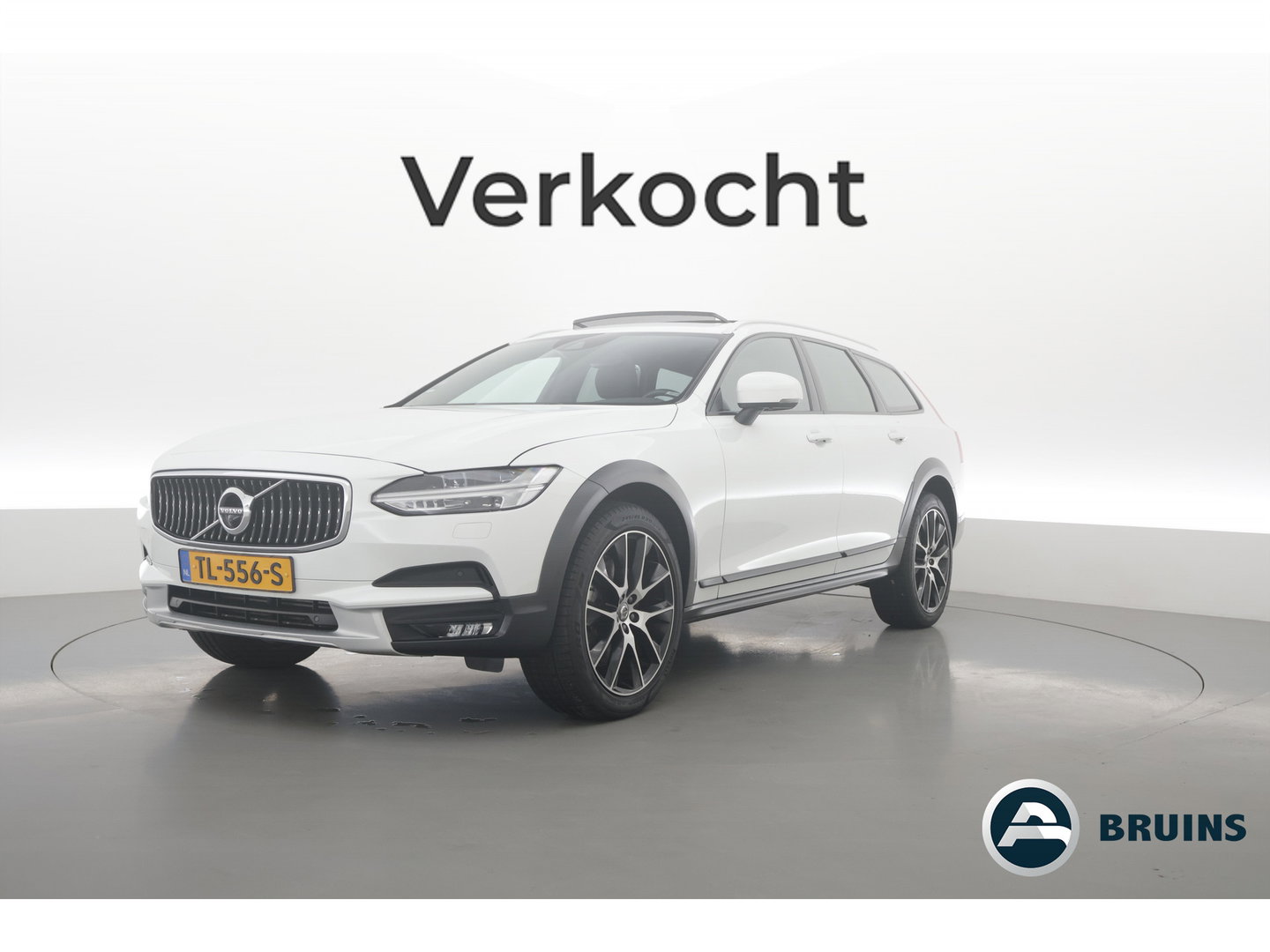 Volvo V90 Cross Country 2.0 T5 Pro | Luchtvering Four-C | Massage | Trekhaak | Pano | Head up | 360 Camera | Blis | Memory |