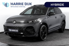 Volkswagen Tiguan - 1.5 eHybrid 272 PK R-Line | Black Style | Elek. Trekhaak | S/K-panodak | Adapt. Cruise | Stoel-+stuurverw. | App. Connect | Camera | PDC | LM 20" | 8355