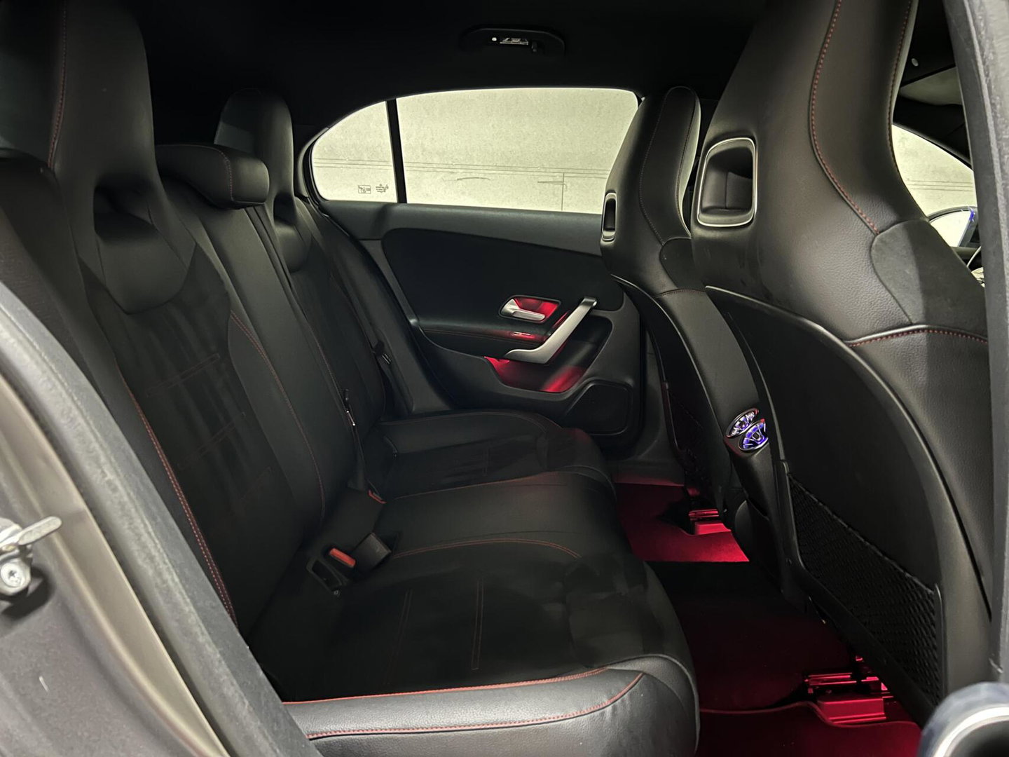 Mercedes-Benz A-Klasse 180 AMG Designo Matgrijs Sfeerverlichting Carplay
