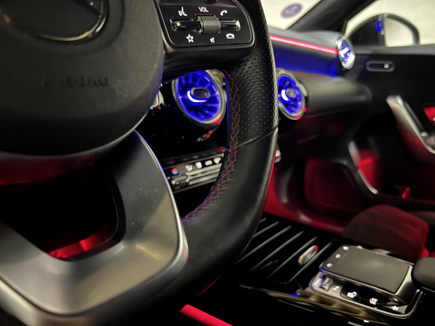 Mercedes-Benz A-Klasse 180 AMG Designo Matgrijs Sfeerverlichting Carplay