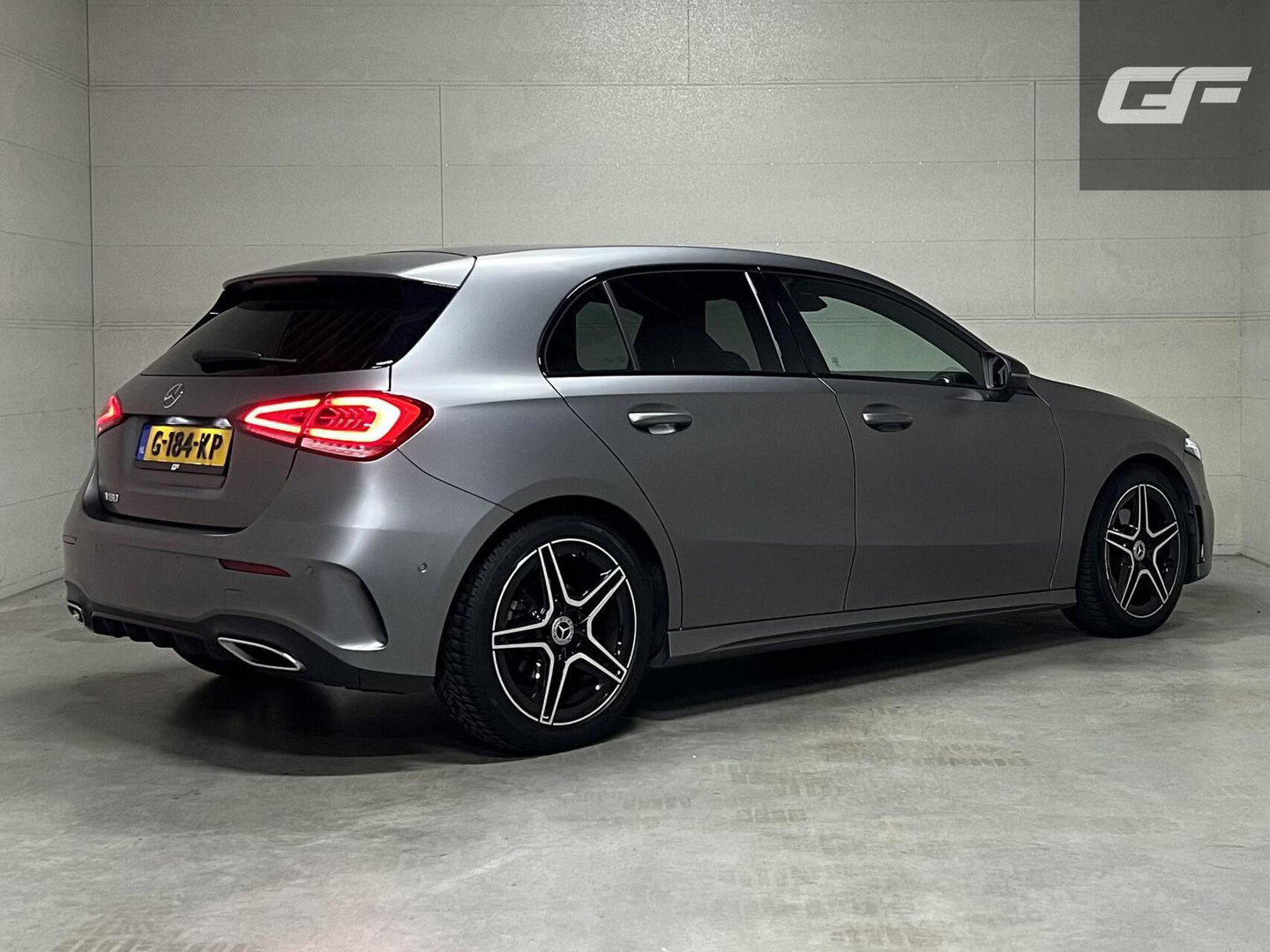 Mercedes-Benz A-Klasse 180 AMG Designo Matgrijs Sfeerverlichting Carplay
