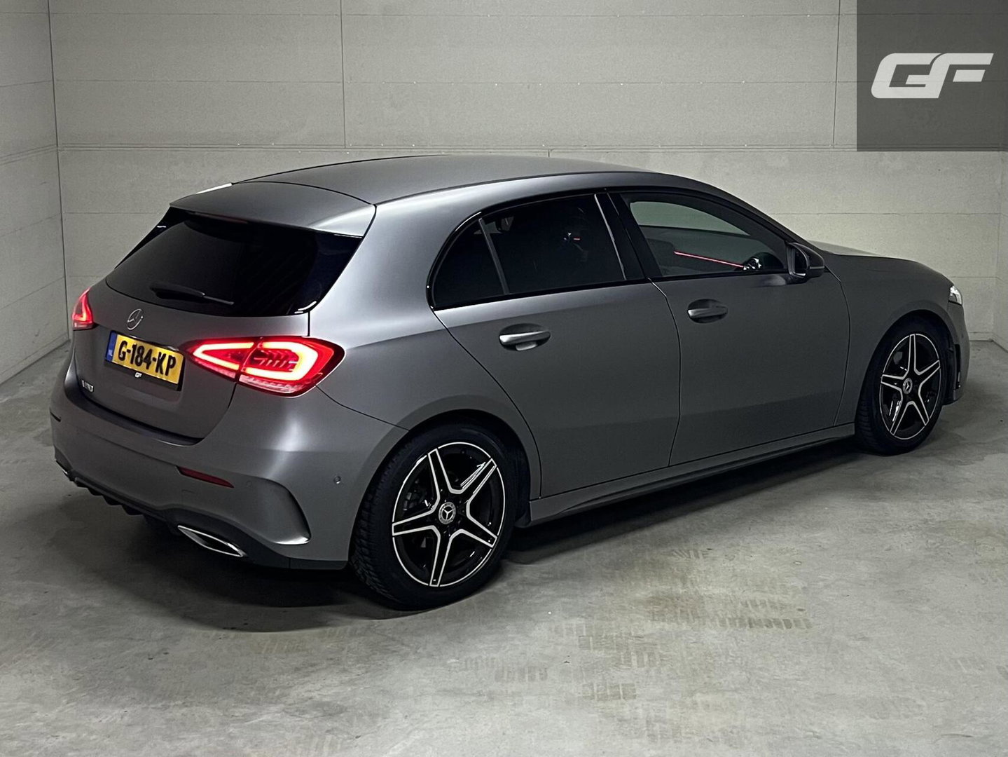 Mercedes-Benz A-Klasse 180 AMG Designo Matgrijs Sfeerverlichting Carplay
