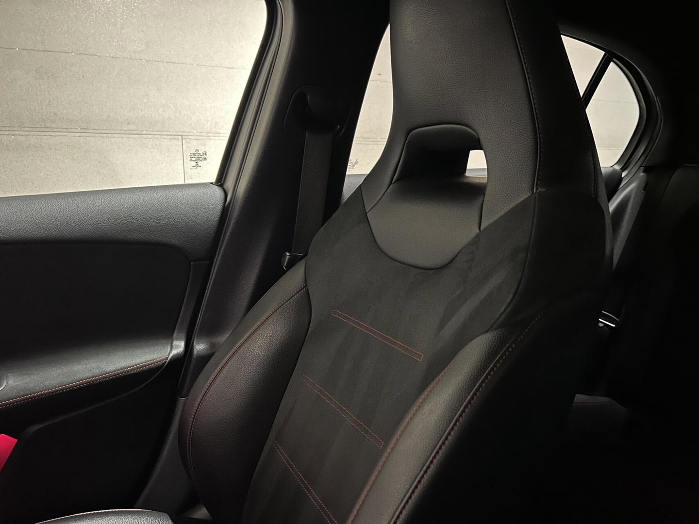 Mercedes-Benz A-Klasse 180 AMG Designo Matgrijs Sfeerverlichting Carplay